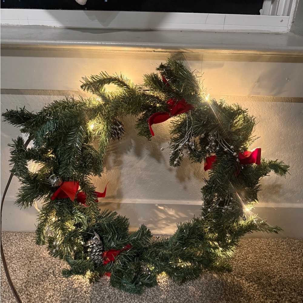 Festive Green Lightup Holiday Wreath with Red Accents